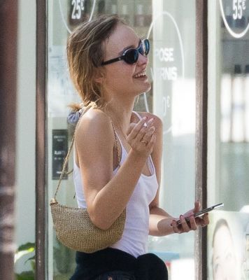Lily-Rose-Depp-Braless-Nude-Tits-The-Fappening-Blog-17.jpg