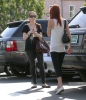 michelle_trachtenberg_picking_up_food_with_friend_hollywood_hq_06_1500.jpg
