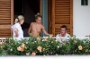 Sienna_Miller_and_new_boyfriend_Actor_Balthzar_Getty_are_on_holiday_in_Positano4_Italy_6366_122+.jpg